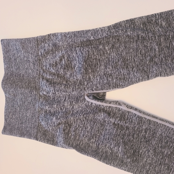 PINK yoga leggings (xs) - Picture 7 of 13